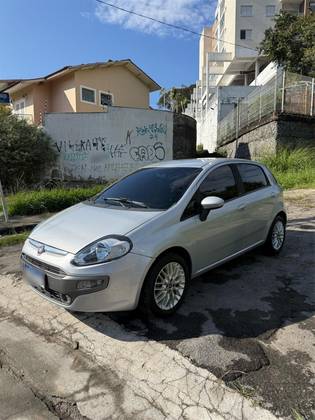 FIAT PUNTO 1.6 ESSENCE 16V FLEX 4P MANUAL FIAT PUNTO 1.6 ESSENCE 16V FLEX 4P MANUAL